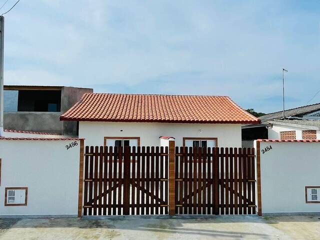 #1682 - Casa para Venda em Mongaguá - SP - 2